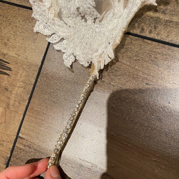 WEDDING DRESS - Picture 5 of 15